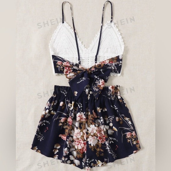 White & Blue Floral Set Tie Back Crochet Cami Top & Paperbag Waist Shorts Set SM - Picture 2 of 6